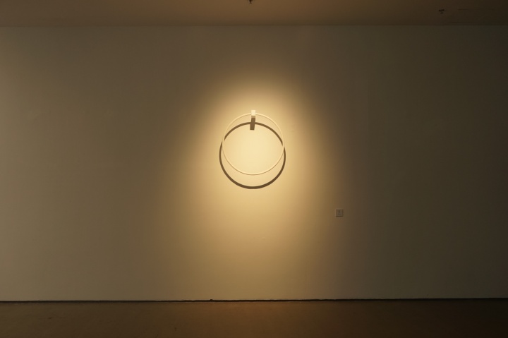 《雪呼啦》直径 100cm 汉白玉 2016
《雪呼啦》直径 100cm 汉白玉 2016