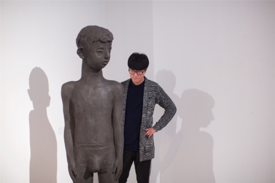 《青春期》 186×50×45cm 铸铜化学着色 2016
《青春期》 186×50×45cm 铸铜化学着色 2016
