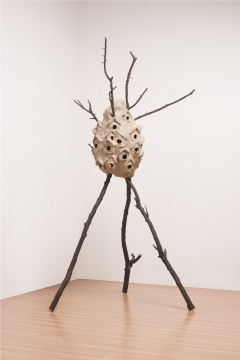 《家园》 260×120×120cm 玻璃钢着色 2016
《家园》 260×120×120cm 玻璃钢着色 2016