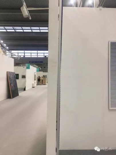 厚度不及“艺术北京”1/2的展墙
厚度不及“艺术北京”1/2的展墙