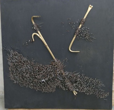尤安卡波特 《铁锤》 综合材料（铁锤，铁钉，木板，油漆）
