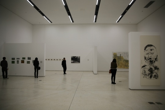 “永恒的抽象”由两个展厅组成
