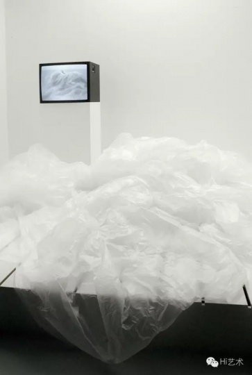 2000年,“有效期”展览中徐震作品
2000年,“有效期”展览中徐震作品