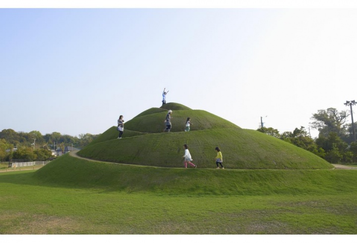 瀬户内国际艺术祭 沙弥岛 Tanya Preminger 《阶层・地层・层》
