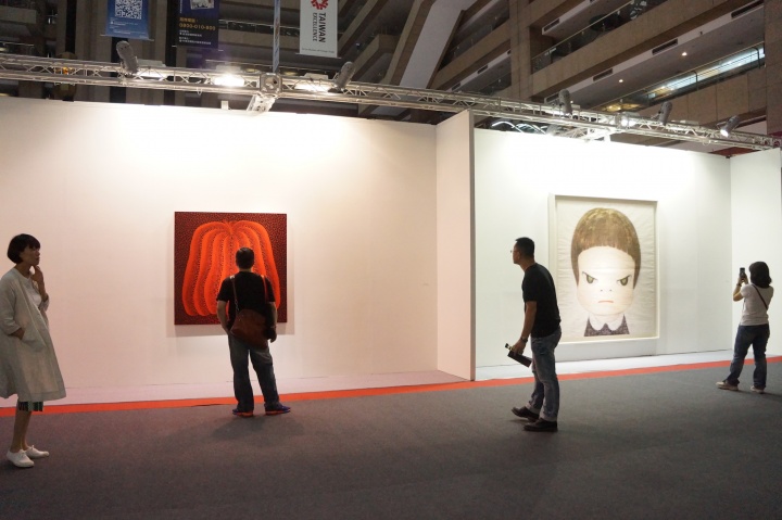 日本白石画廊带来的全场最大的草间弥生和奈良美智
日本白石画廊带来的全场最大的草间弥生和奈良美智