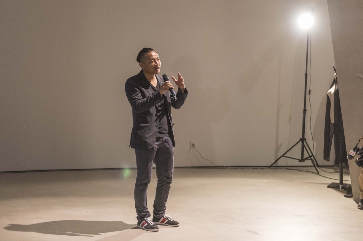 “向心的斥力——深圳国际当代艺术家邀请展”策展人邓彬彬
“向心的斥力——深圳国际当代艺术家邀请展”策展人邓彬彬