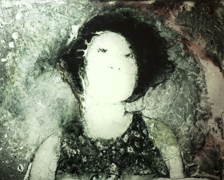 《肖像 1》，2015，胶片，综合材料，81×101 cm
