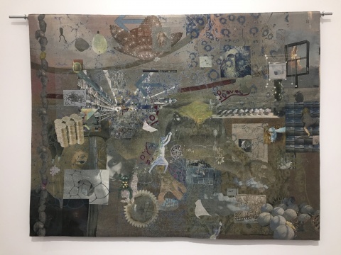 童义欣 《侵略性项目 青蛙》 163×218×6cm 提花挂毯、金属管、钢环螺栓 2016
