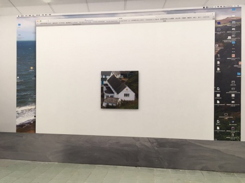  

正对展览入口处，以一整面展墙的“电脑桌面”，呈现《耶稣》。

 

《耶稣》2015 收藏级喷墨打印 80 x 80 cm 
