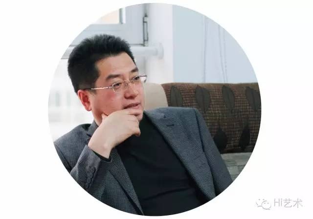 李大钧
艺术推广人
中国艺术品市场爆点的来临,需要积淀,也需要关口,需要事件,需要势以及势的转换。中国已是世界第二大经济体,中国资产富豪要比台湾、香港、日本多多少呢!艺术品是资产管理的重要方式,也是消费的终极。人民币贬值、遗产税方案、银行账户管理收紧等因素叠加而来,艺术品成了避风港。艺术品市场其实是优秀艺术品的市场,所以我不同意有艺术品市场萧条的概念,泡沫的萧条是有的,没有泡沫的艺术品筑底待升,中国优质艺术品和欧美相比还是太便宜,而巨大的购买潜力会逐渐抹平这一点。当市场出现更多的刘益谦、王健林、王中军时,这种趋势就是向上的。我觉得爆点已经快来了。
李大钧
艺术推广人
中国艺术品市场爆点的来临,需要积淀,也需要关口,需要事件,需要势以及势的转换。中国已是世界第二大经济体,中国资产富豪要比台湾、香港、日本多多少呢!艺术品是资产管理的重要方式,也是消费的终极。人民币贬值、遗产税方案、银行账户管理收紧等因素叠加而来,艺术品成了避风港。艺术品市场其实是优秀艺术品的市场,所以我不同意有艺术品市场萧条的概念,泡沫的萧条是有的,没有泡沫的艺术品筑底待升,中国优质艺术品和欧美相比还是太便宜,而巨大的购买潜力会逐渐抹平这一点。当市场出现更多的刘益谦、王健林、王中军时,这种趋势就是向上的。我觉得爆点已经快来了。