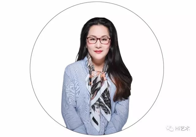 李颖
艾米李画廊负责人
地产公司和艺术的合作一直就有,现在高调的介入是让人眼前一亮的信息,对市场来说是好事也是正面的影响,之前的合作大部分局限于楼盘公共空间、样板间。未来更多的民营大公司介入有机会让政府看到艺术品的价值,这对艺术品无论是未来的国家收藏还是私人收藏,哪怕是税收政策等方面相信都有正面的推进意义。有远见有品味还有实力的资金介入艺术市场我认为是迟早的事情,谁介入的早,谁就有更多的话语权吧。
李颖
艾米李画廊负责人
地产公司和艺术的合作一直就有,现在高调的介入是让人眼前一亮的信息,对市场来说是好事也是正面的影响,之前的合作大部分局限于楼盘公共空间、样板间。未来更多的民营大公司介入有机会让政府看到艺术品的价值,这对艺术品无论是未来的国家收藏还是私人收藏,哪怕是税收政策等方面相信都有正面的推进意义。有远见有品味还有实力的资金介入艺术市场我认为是迟早的事情,谁介入的早,谁就有更多的话语权吧。