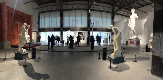 雕塑展览现场
雕塑展览现场