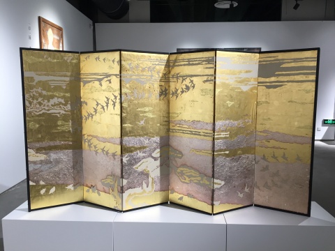 屏风背面
屏风背面