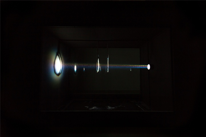 《虹》 6×3.8×2.5m装置,综合材料 2016
《虹》 6×3.8×2.5m装置,综合材料 2016