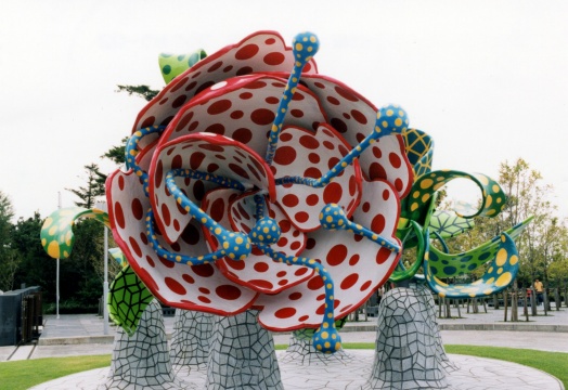 Flowers of Shangri-La 2000, 370×840×640cm
Kirishima Open-Air Museum
Flowers of Shangri-La 2000, 370×840×640cm
Kirishima Open-Air Museum