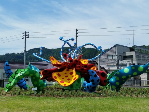 Tsumari in Bloom 2003, 410×507×521cm
Agrarian Culture Center, Matsudai
Tsumari in Bloom 2003, 410×507×521cm
Agrarian Culture Center, Matsudai