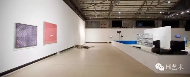 2012年,由刘鼎、卢迎华和苏伟三人组成的策展团队提出“偶然的信息:艺术不是一个系统,不是一个世界”作为第七届深圳雕塑双年展的题目
2012年,由刘鼎、卢迎华和苏伟三人组成的策展团队提出“偶然的信息:艺术不是一个系统,不是一个世界”作为第七届深圳雕塑双年展的题目