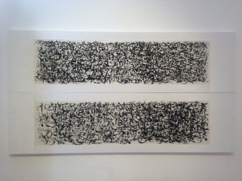 陶艾民 《鸟书55》、《鸟书57》 139×35cm×2 旧宣纸 墨 丙烯银 2016