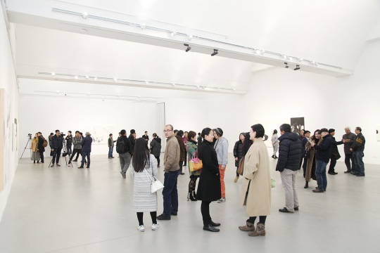 蕴藏抽象中的真实之光 朱岚个展“恒常”在成当代艺术中心开幕 蕴藏抽象中的真实之光 朱岚个展“恒常”在成当代艺术中心开幕