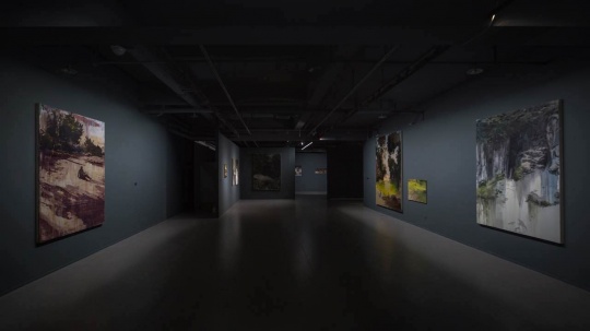 OCAT西安馆一层“吕松:流”展览现场
OCAT西安馆一层“吕松:流”展览现场