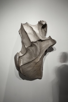 《手迹3》165 x 100 x 72 cm 铸铜 2014-2017
《手迹3》165 x 100 x 72 cm 铸铜 2014-2017