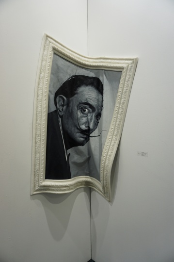 沈少民 《标准像-达利》 133×50×104cm 布上油画、矽胶 2016
沈少民 《标准像-达利》 133×50×104cm 布上油画、矽胶 2016