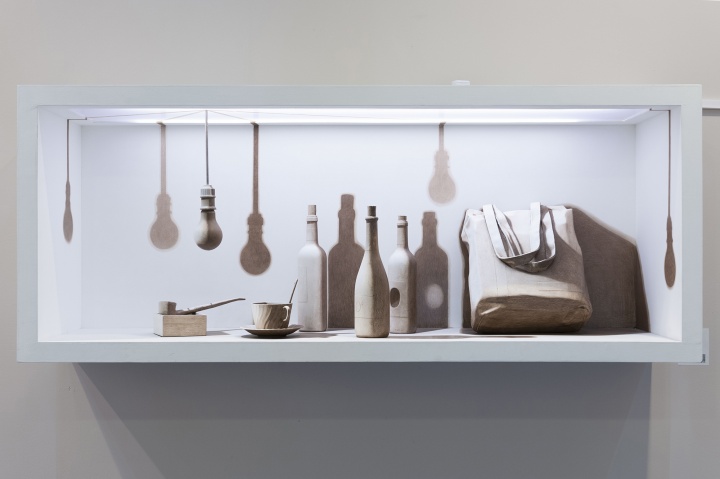 姜吉安《光影法 No.1》160x65x40cm 现成品绘画 2016
姜吉安《光影法 No.1》160x65x40cm 现成品绘画 2016