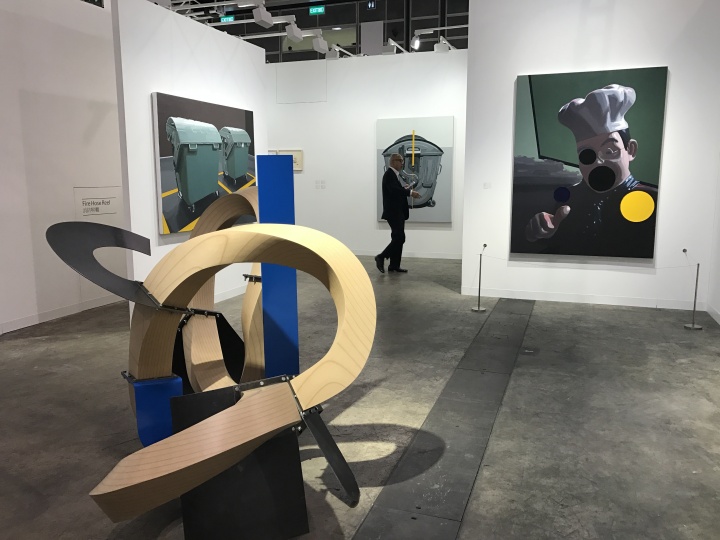 长征空间在VIP当日汪建伟绘画作品《接近远 No.2》(2016)以68.6万元人民币的价格售出,《更多 No.17》(2016)以63万元人民币售出。吴山专纸上作品《News Week, the Text Covered by a Red》(1991)以3.7万美元的价格售出,《“蒙娜丽莎”被“照明煤气“给予”》(2011)以60万人民币售出,《小肥姘周线安魂曲_2015.05.21》(2015)则以15.7万美元的价格售出。
长征空间在VIP当日汪建伟绘画作品《接近远 No.2》(2016)以68.6万元人民币的价格售出,《更多 No.17》(2016)以63万元人民币售出。吴山专纸上作品《News Week, the Text Covered by a Red》(1991)以3.7万美元的价格售出,《“蒙娜丽莎”被“照明煤气“给予”》(2011)以60万人民币售出,《小肥姘周线安魂曲_2015.05.21》(2015)则以15.7万美元的价格售出。