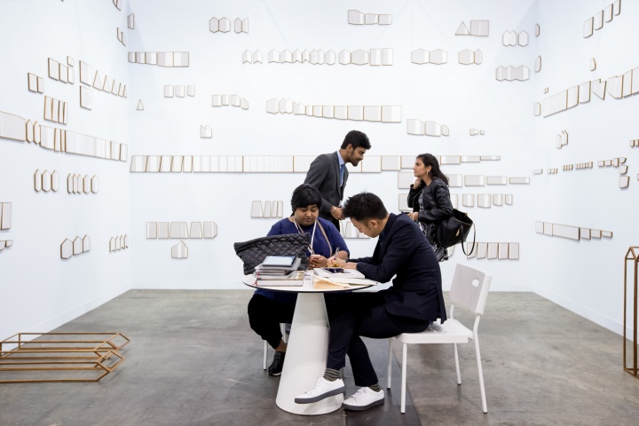 GALLERYSKE展出的Astha Butail 个人项目(生于1977年)
以上三位艺术家入围新一届“宝马艺术之旅”候选艺术家
GALLERYSKE展出的Astha Butail 个人项目(生于1977年)
以上三位艺术家入围新一届“宝马艺术之旅”候选艺术家