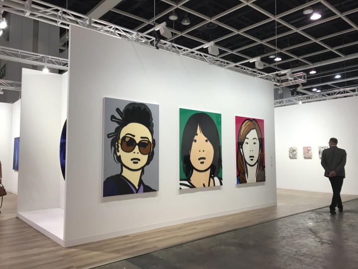 朱利安·奥培《_OMP3452.jpg.ai.》、《_OMP2718.jpg.ai.》、《_OMP3255.jpg.ai.》 170×133.5×3.5cm×3 丙烯酸纤维填充
朱利安·奥培《_OMP3452.jpg.ai.》、《_OMP2718.jpg.ai.》、《_OMP3255.jpg.ai.》 170×133.5×3.5cm×3 丙烯酸纤维填充