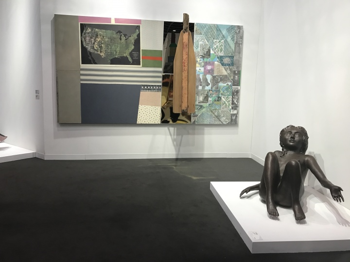 佩斯画廊还是按照常规带来了劳森伯格的两件作品
佩斯画廊还是按照常规带来了劳森伯格的两件作品