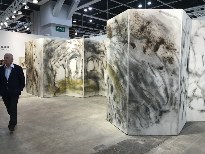香港巴塞尔这个名利场,到底谁是最大的赢家? 香港巴塞尔这个名利场,到底谁是最大的赢家?