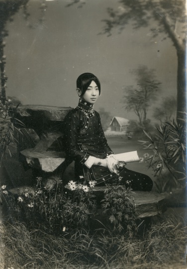 佚名《梅兰芳<一缕麻>扮林纫芬》20x14.5cm 银盐纸基 1916
佚名《梅兰芳<一缕麻>扮林纫芬》20x14.5cm 银盐纸基 1916