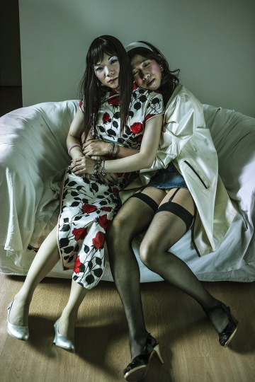 张海儿《艾米莉和施国斌(广州)》100x66.67cm 激光数码输出 2009
张海儿《艾米莉和施国斌(广州)》100x66.67cm 激光数码输出 2009