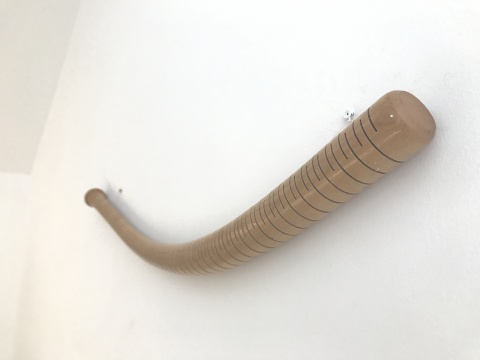 《棒球棒》 80cm 木质棒球棒 2015
《棒球棒》 80cm 木质棒球棒 2015