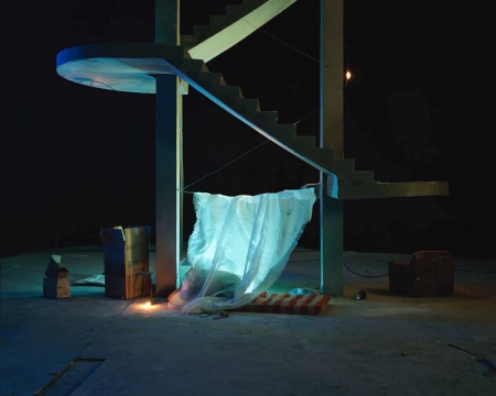 《一居室》 64×80cm 摄影 收藏级喷墨打印 2015
《一居室》 64×80cm 摄影 收藏级喷墨打印 2015