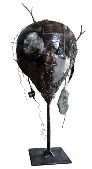 席华装置雕塑作品《人类星球·巢》高218厘米，2012年作
