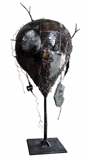 席华装置雕塑作品《人类星球·巢》高218厘米,2012年作
席华装置雕塑作品《人类星球·巢》高218厘米,2012年作