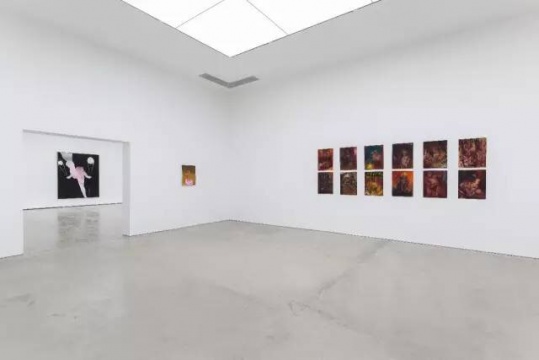 继去年年底推出首展“三人画展”(夏小万、毛焰、马轲),4月上旬推出“清流:品格镜鉴与美学的重申”(段建伟、冯良鸿、马树青、邵帆、谭平)之后的又一场重要展览
继去年年底推出首展“三人画展”(夏小万、毛焰、马轲),4月上旬推出“清流:品格镜鉴与美学的重申”(段建伟、冯良鸿、马树青、邵帆、谭平)之后的又一场重要展览
