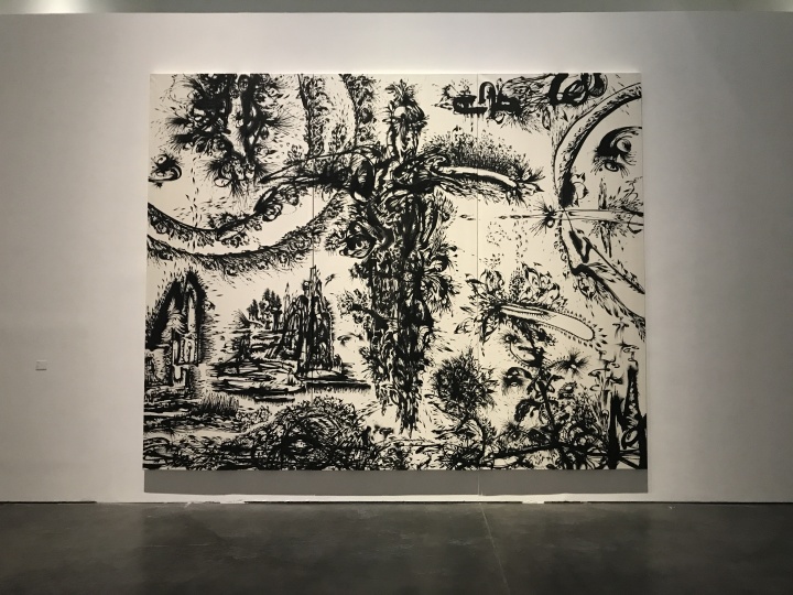 黄致阳《北京生物 》360×450 cm 水墨绢本 2017
黄致阳《北京生物 》360×450 cm 水墨绢本 2017