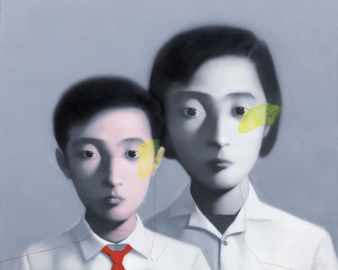 张晓刚 《血缘：大家庭系列》 160×200cm 布面油画 2006

以931.35万元成交于2017嘉德香港春拍，系2017年春拍艺术家第一高价

 

 

2014年在香港蘇富比秋拍中刷新个人拍卖纪录、“F4”之一的方力钧，每年最高单价拍品的价格相比也呈现出递减趋势。继2011年的成交额达到最高点后，此后方力钧在二级市场的成交额每年以阶梯状逐年下跌的，尤其是2015年大幅度缩水。在2017年春拍中，方力钧仅有唯一一件作品成交。

 

 

2007-2017方力钧成交额柱状图
