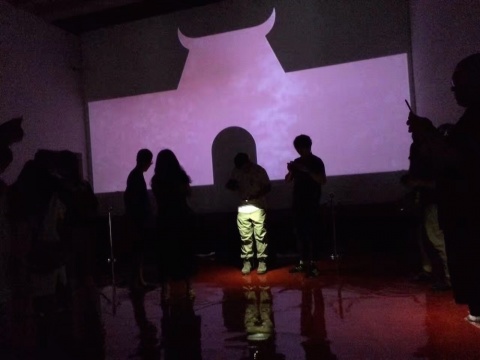 周童在北京现在画廊上演“空城计”,你中计了吗? 周童在北京现在画廊上演“空城计”,你中计了吗?
