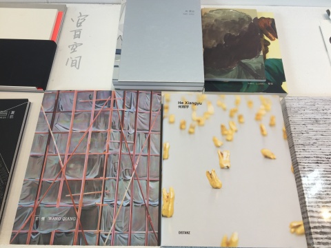 画廊、美术馆的画册
画廊、美术馆的画册