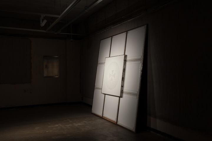 《日常行为No.2》235x235cm 布面丙烯综合技法、木板 2012-2013
《日常行为No.2》235x235cm 布面丙烯综合技法、木板 2012-2013