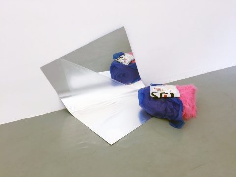作品《自拍》 作品《自拍》