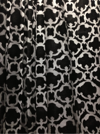 《起伏》120x90cm 石墨毛毡 2014
《起伏》120x90cm 石墨毛毡 2014