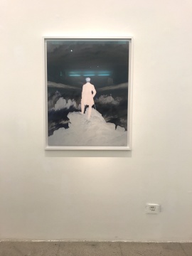 赛巴斯蒂安•里默(Sebastian Riemer)《WNNM》100x78cm 铝皮纸面C-打印,金属框 2015
赛巴斯蒂安•里默(Sebastian Riemer)《WNNM》100x78cm 铝皮纸面C-打印,金属框 2015