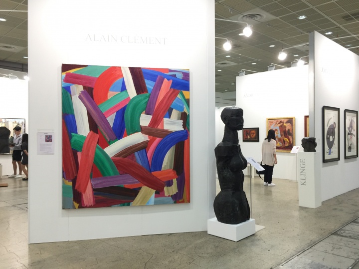 相比过去某几位艺术家作品的盛行,本届展会国际画廊呈现的艺术家面貌比较多样
相比过去某几位艺术家作品的盛行,本届展会国际画廊呈现的艺术家面貌比较多样