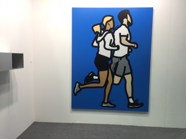 Julian Opie是本届展会亮相较多的国际艺术家之一,图为Kukje画廊展出的曾亮相去年ART 021的《Flight attendant and Solicitor.1》,艺术家个人在韩国的美术馆个展也即将举办
Julian Opie是本届展会亮相较多的国际艺术家之一,图为Kukje画廊展出的曾亮相去年ART 021的《Flight attendant and Solicitor.1》,艺术家个人在韩国的美术馆个展也即将举办