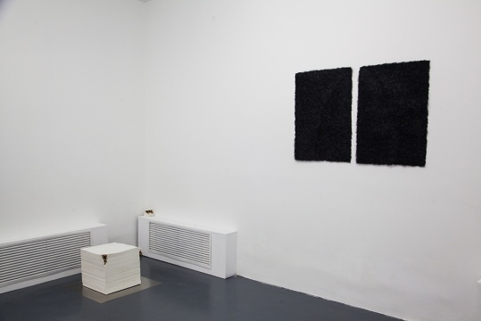展厅同样被伍伟设置成巨大的捕兽笼,与他的展览主题呼应
展厅同样被伍伟设置成巨大的捕兽笼,与他的展览主题呼应